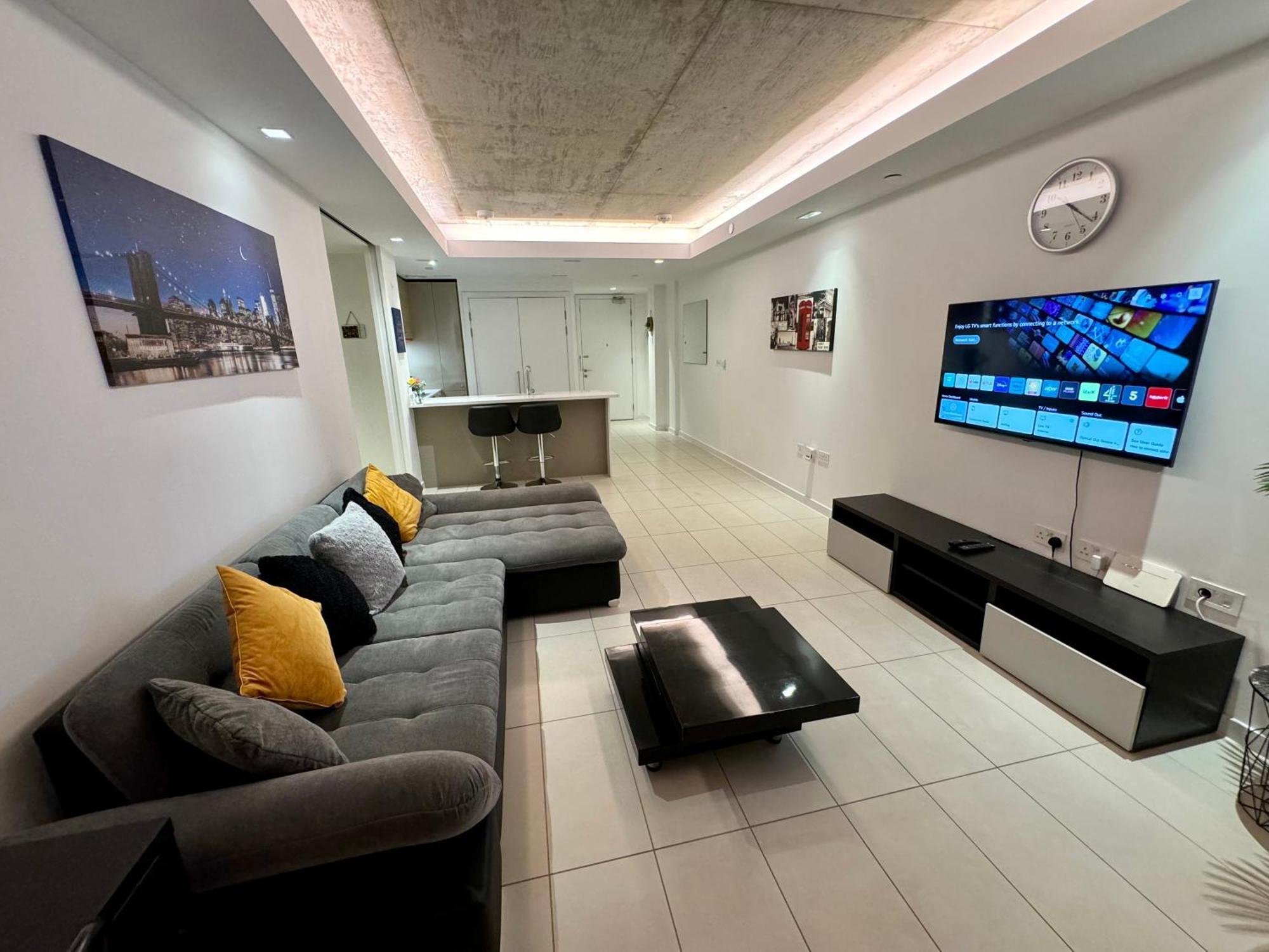 Excel Cosy With Balcony & River View Close To O2 Arena, Cable Car, Hall * Londra