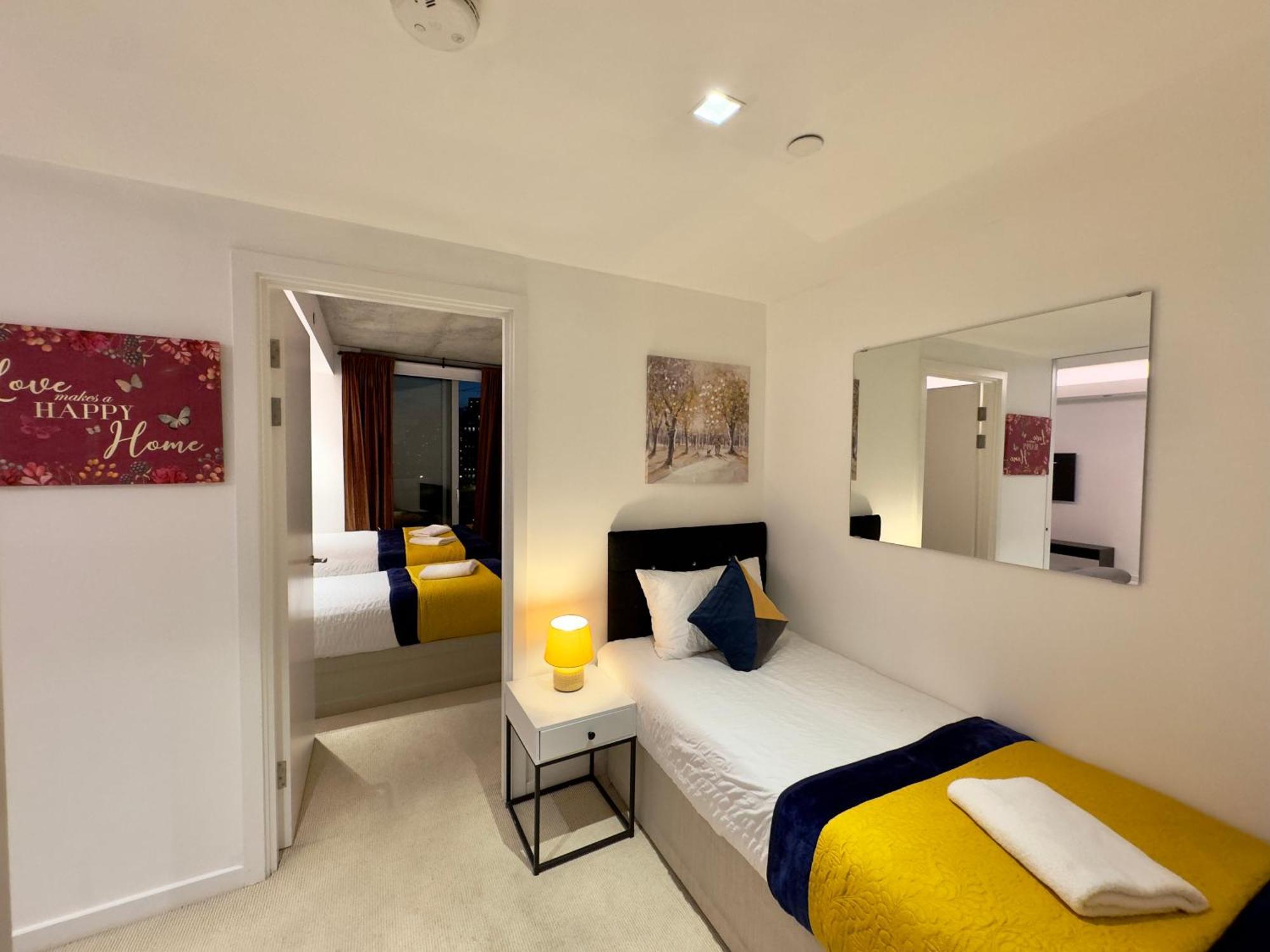 Excel Cosy With Balcony & River View Close To O2 Arena, Cable Car, Hall Apartament *